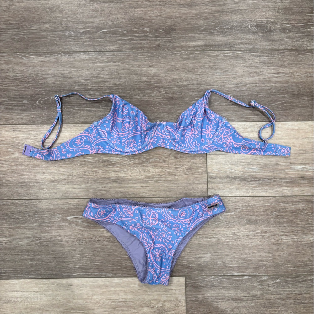 Blackbough Lavender Paisley Bikini Set NEVER WORN
